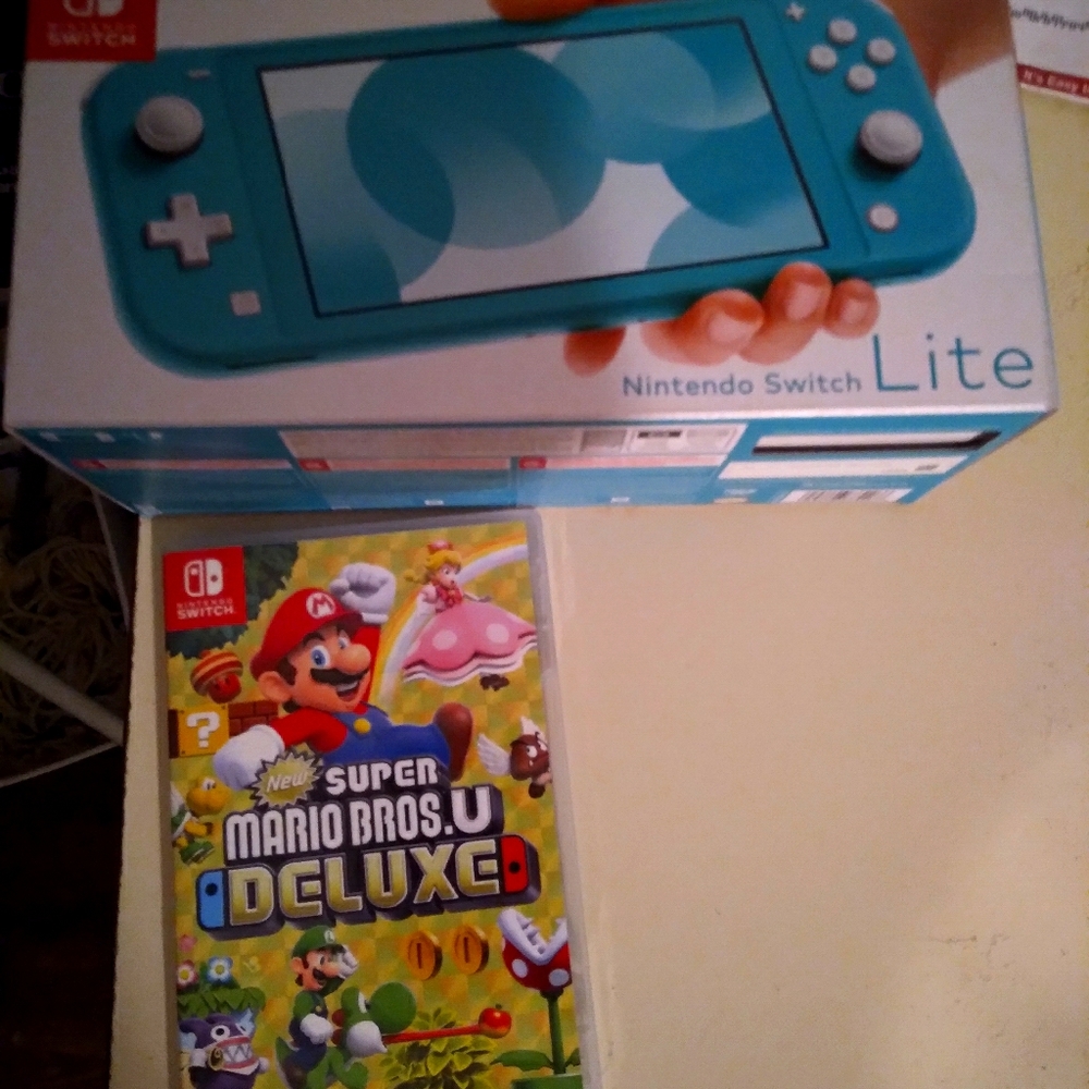 Nintendo switch lite and game